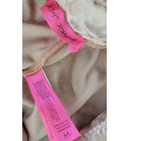 Betsey Johnson Pajamas Womens Medium 2 Piece Set Crushed Pink Velvet Pajamas - Picture 11 of 11